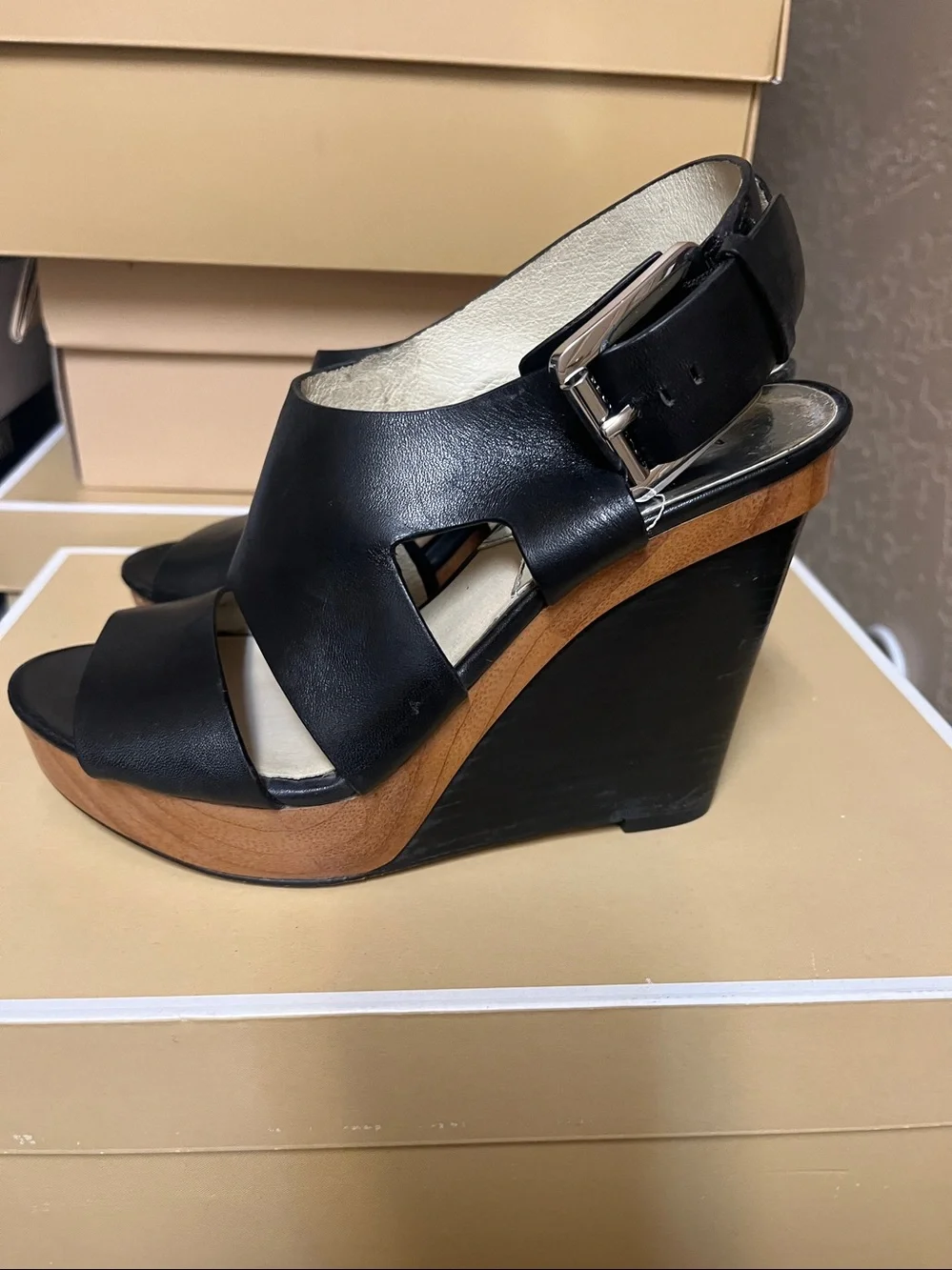 Women’s Black Platform Sandals - Sleek Leather Straps